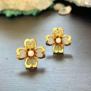 Vintage Clip-On Earrings Gold Tone Mesh Flowers Faux Pearls Costume Jewelry